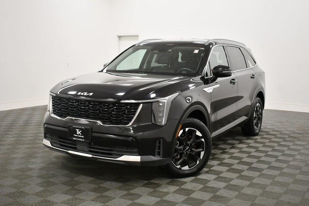 used 2024 Kia Sorento car, priced at $29,644