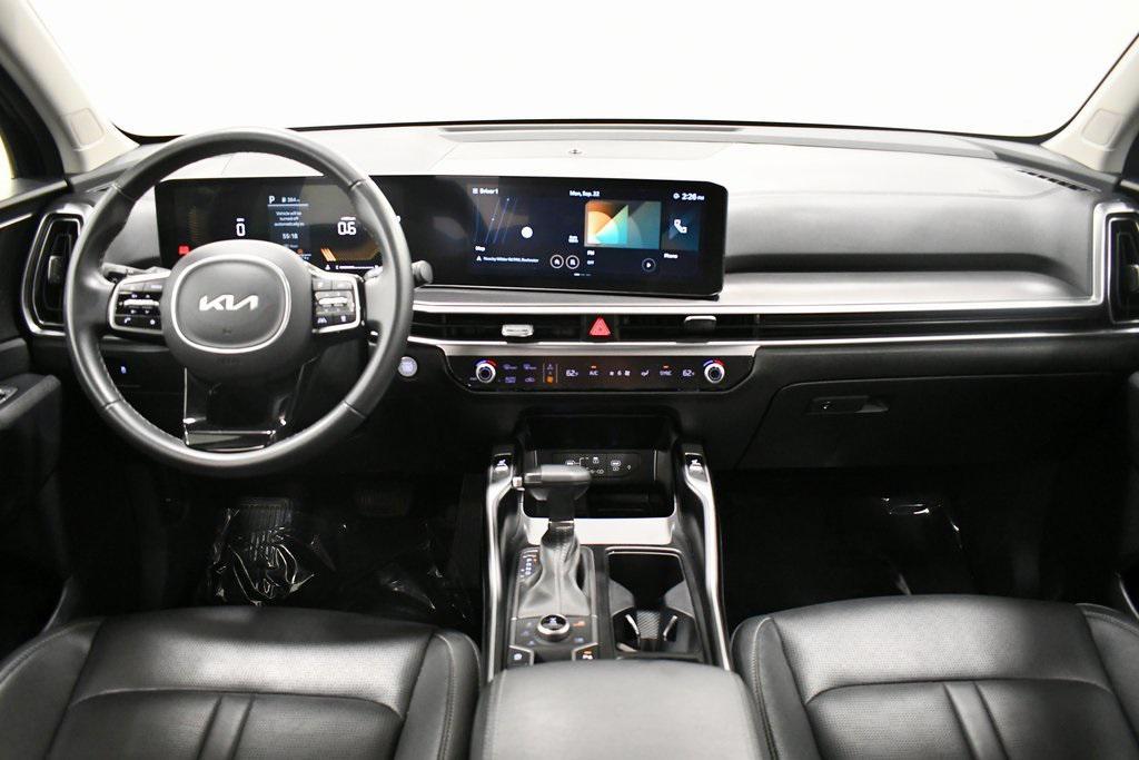 used 2024 Kia Sorento car, priced at $29,644