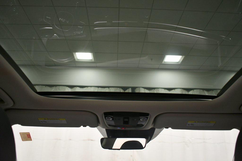 used 2025 Kia Sorento car, priced at $35,222