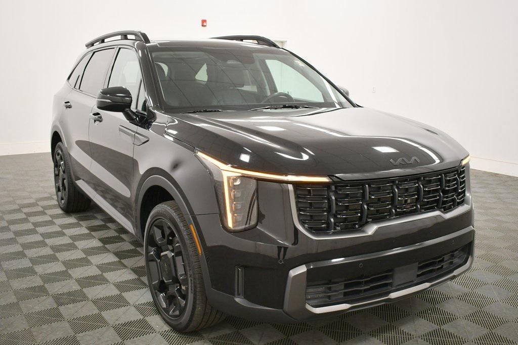 used 2025 Kia Sorento car, priced at $35,222