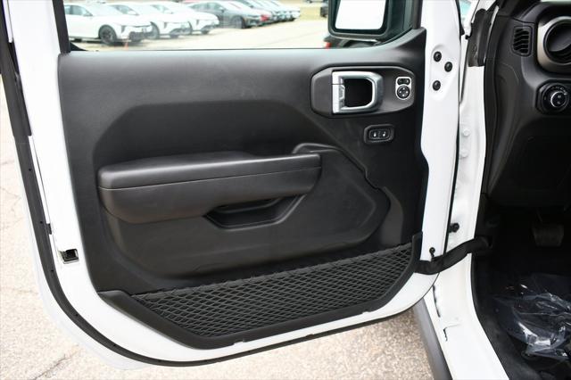 used 2021 Jeep Gladiator car, priced at $33,288