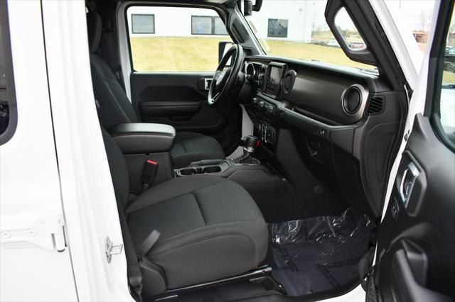 used 2021 Jeep Gladiator car, priced at $33,288