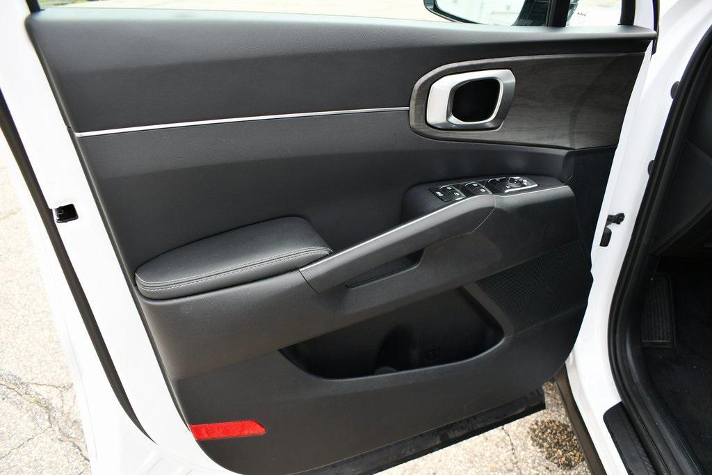 used 2025 Kia Sorento car, priced at $38,688