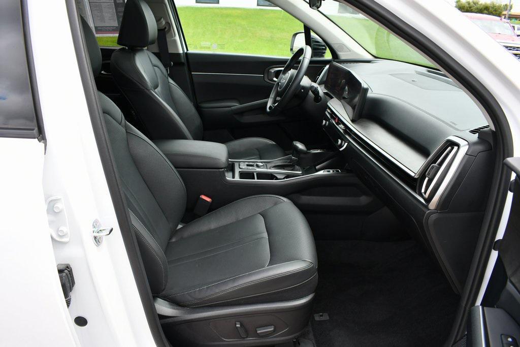 used 2025 Kia Sorento car, priced at $38,688