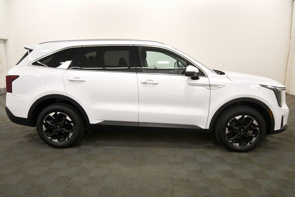 used 2024 Kia Sorento car, priced at $27,944