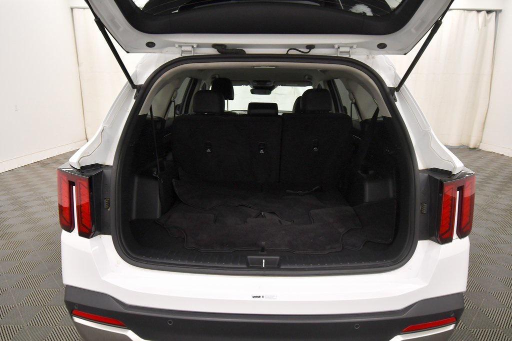 used 2024 Kia Sorento car, priced at $27,944