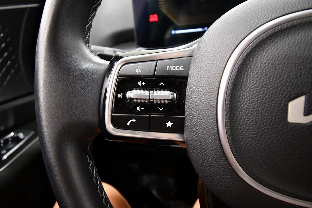 used 2024 Kia Sorento car, priced at $27,944