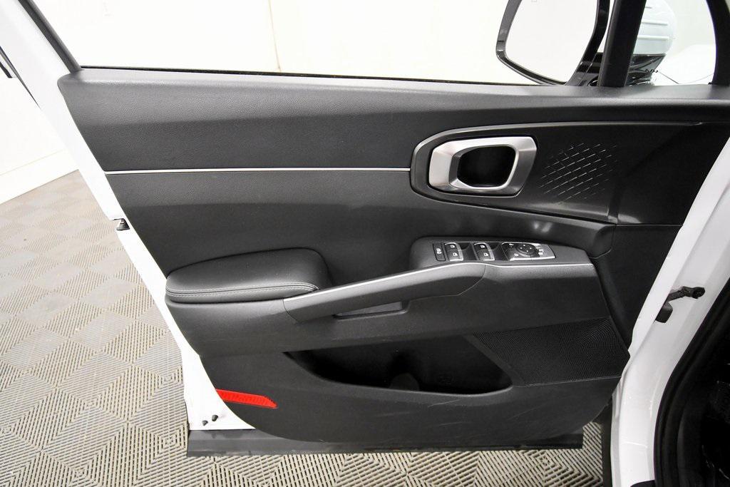 used 2024 Kia Sorento car, priced at $27,944