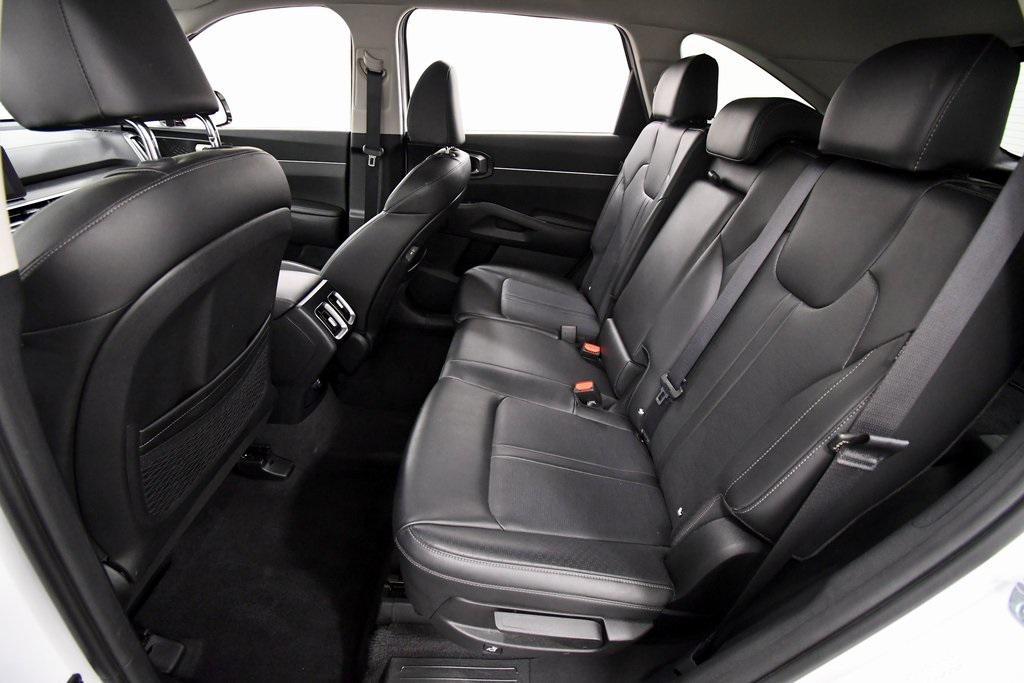 used 2024 Kia Sorento car, priced at $27,944