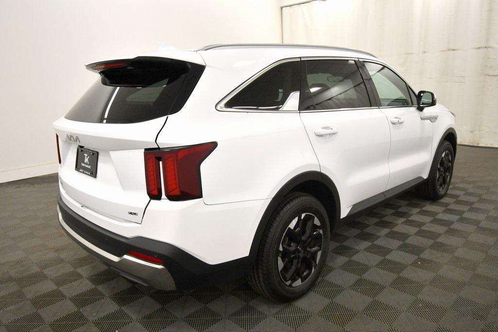 used 2024 Kia Sorento car, priced at $27,944