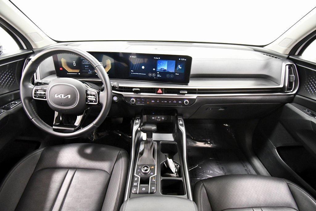 used 2024 Kia Sorento car, priced at $27,944