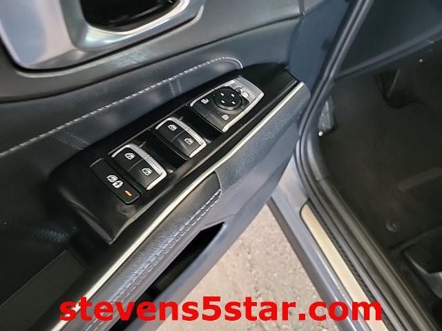used 2023 Kia Sorento car, priced at $30,379