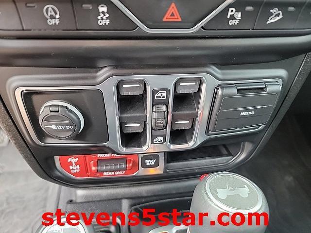 used 2020 Jeep Wrangler Unlimited car, priced at $33,352