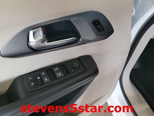 used 2024 Chrysler Pacifica car, priced at $29,659
