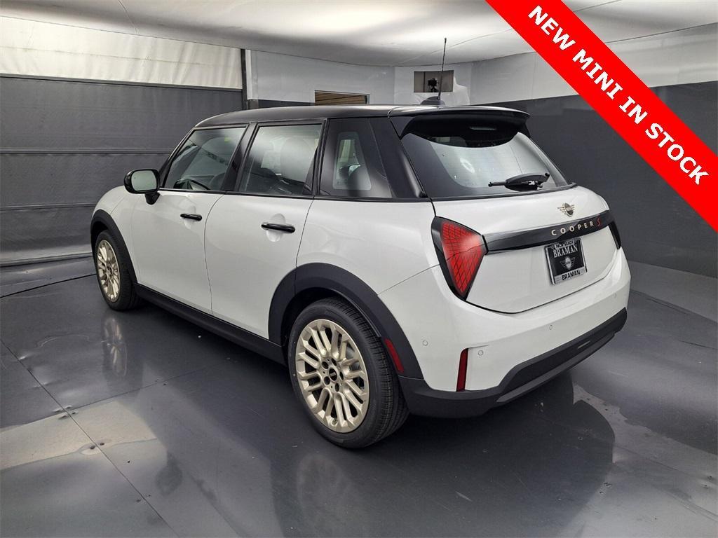 new 2025 MINI Hardtop car, priced at $37,960