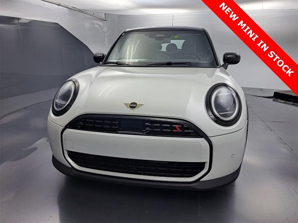 new 2025 MINI Hardtop car, priced at $37,960