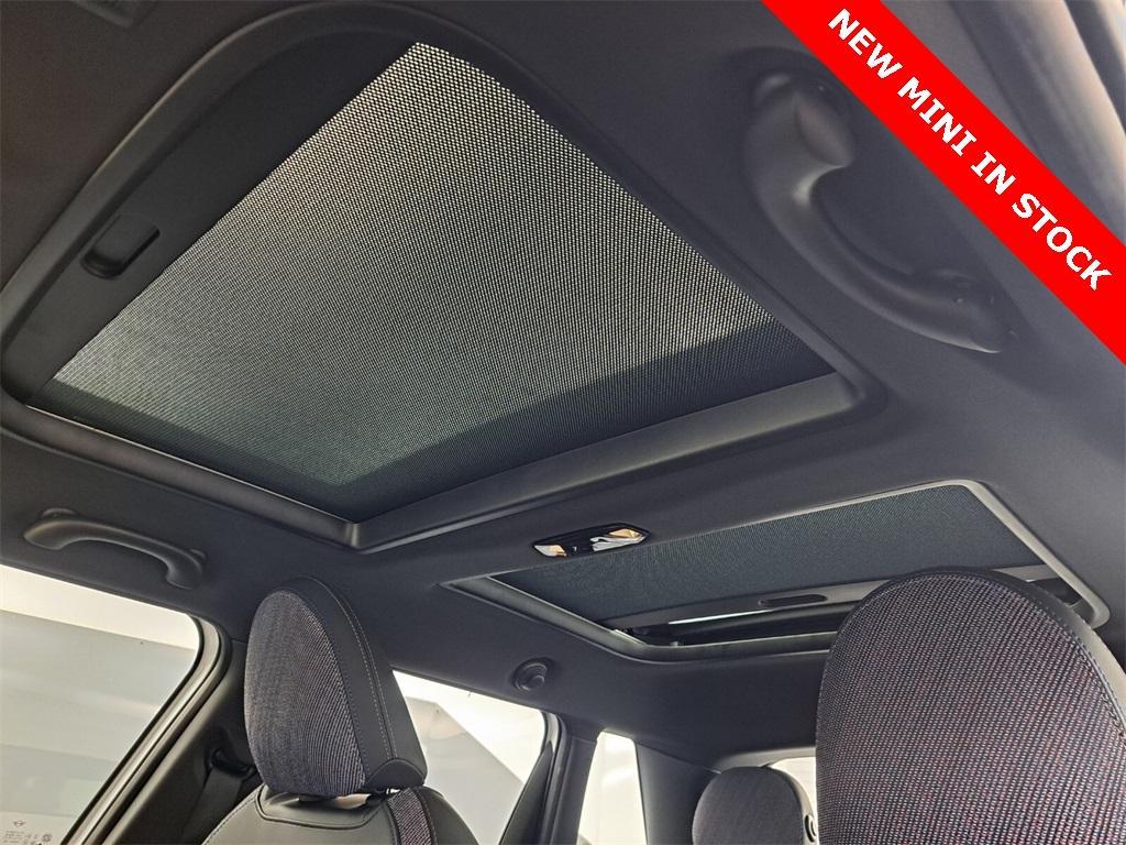 new 2025 MINI Hardtop car, priced at $37,960