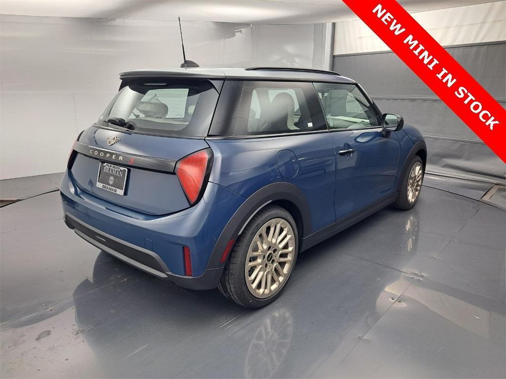 new 2025 MINI Hardtop car, priced at $37,825