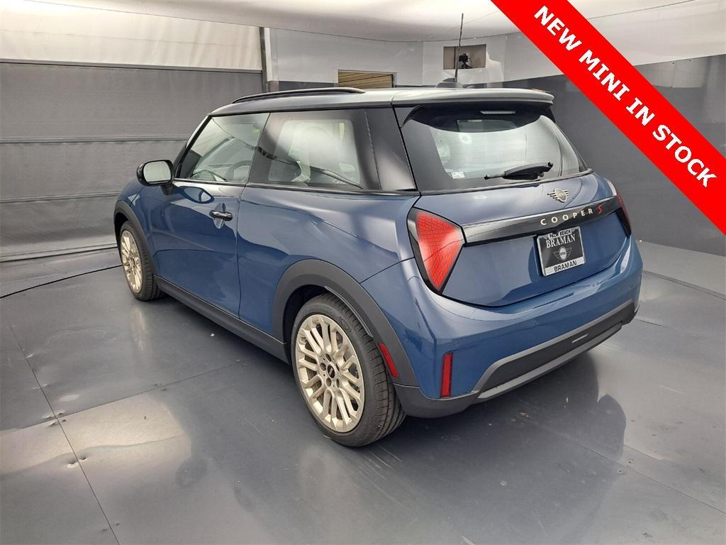 new 2025 MINI Hardtop car, priced at $37,825