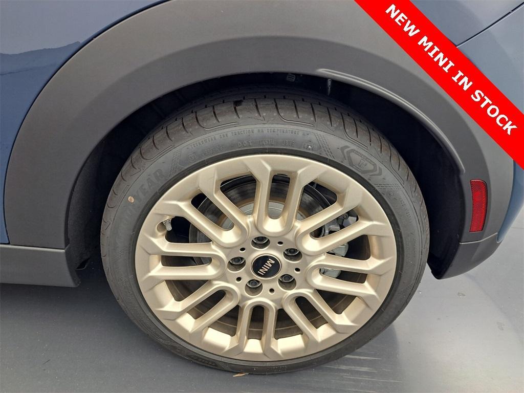 new 2025 MINI Hardtop car, priced at $37,825