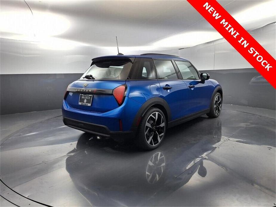 new 2025 MINI Hardtop car, priced at $38,995