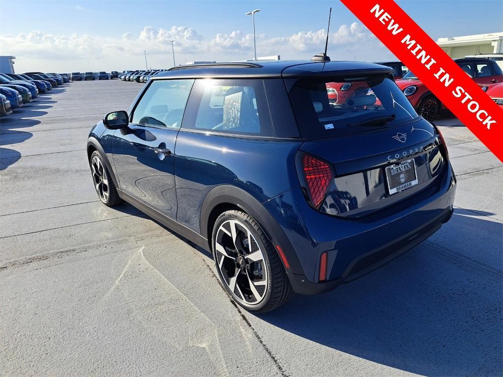 new 2025 MINI Hardtop car, priced at $34,280