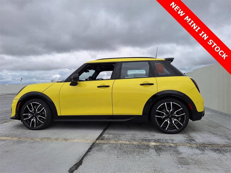 new 2025 MINI Hardtop car, priced at $40,475