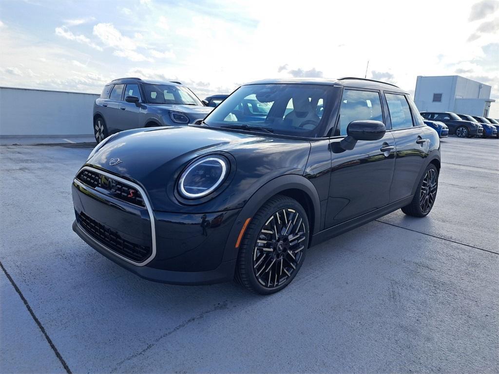 new 2025 MINI Hardtop car, priced at $38,695