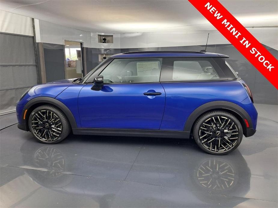 new 2025 MINI Hardtop car, priced at $34,195