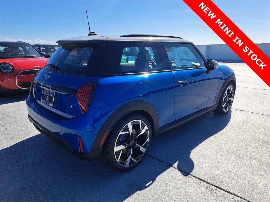 new 2025 MINI Hardtop car, priced at $34,495