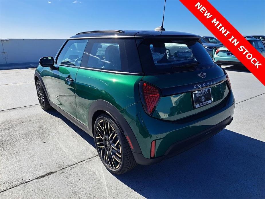 new 2025 MINI Hardtop car, priced at $34,495