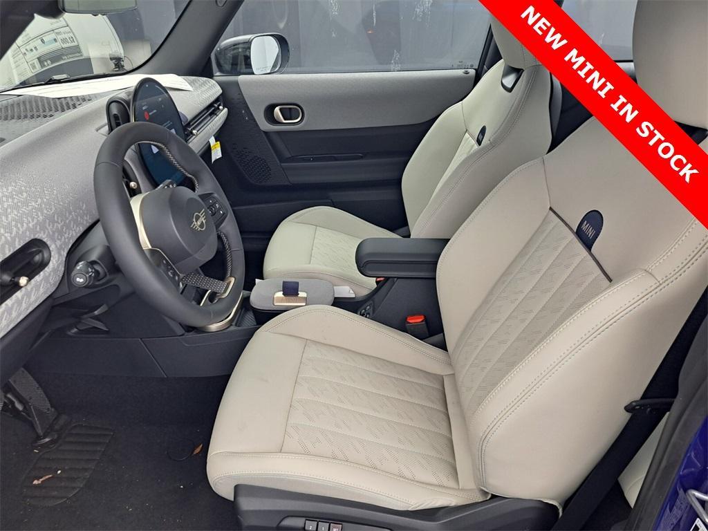 new 2025 MINI Hardtop car, priced at $37,325
