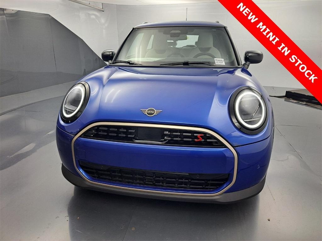 new 2025 MINI Hardtop car, priced at $37,325