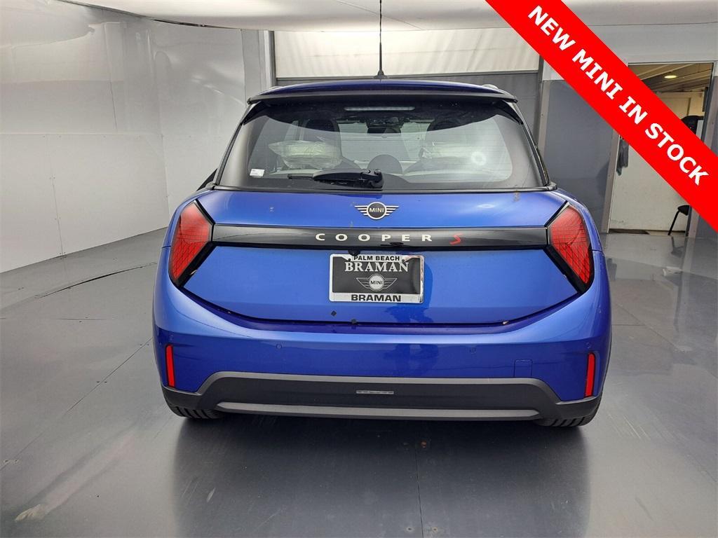 new 2025 MINI Hardtop car, priced at $37,325