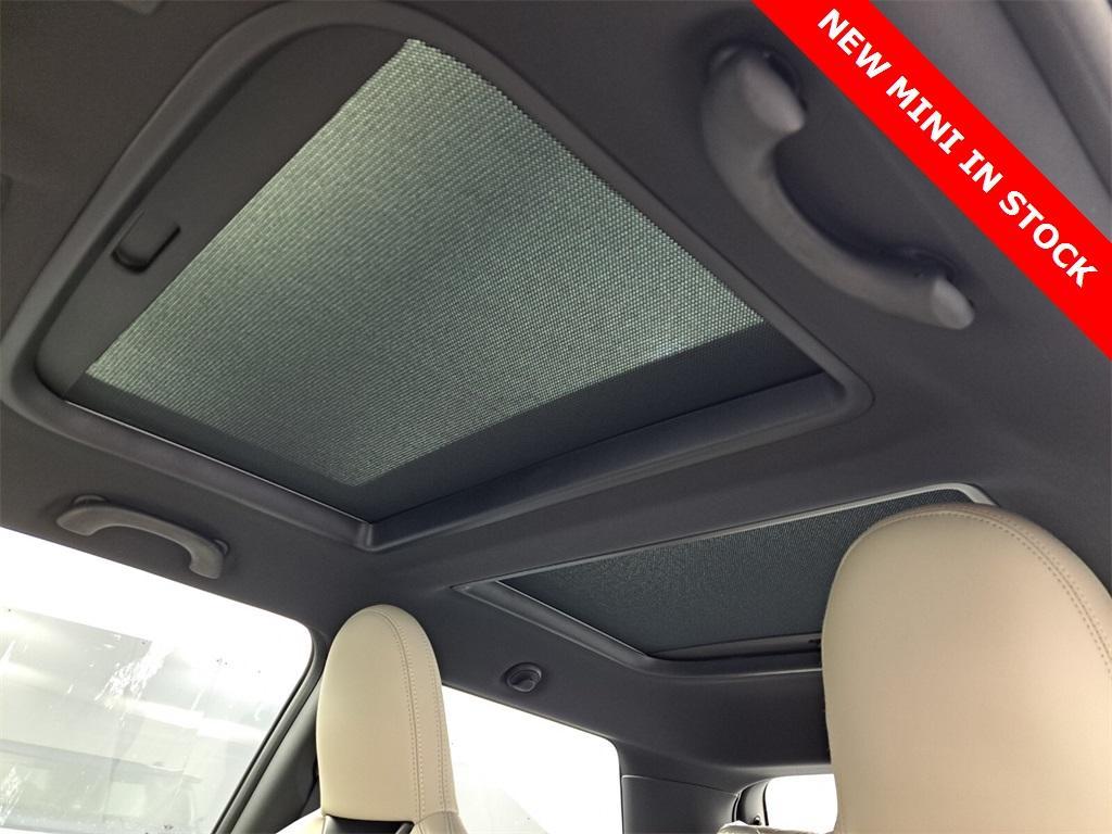 new 2025 MINI Hardtop car, priced at $37,325