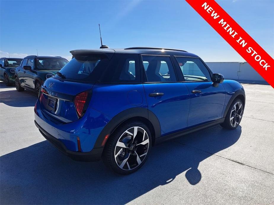 new 2025 MINI Hardtop car, priced at $39,495