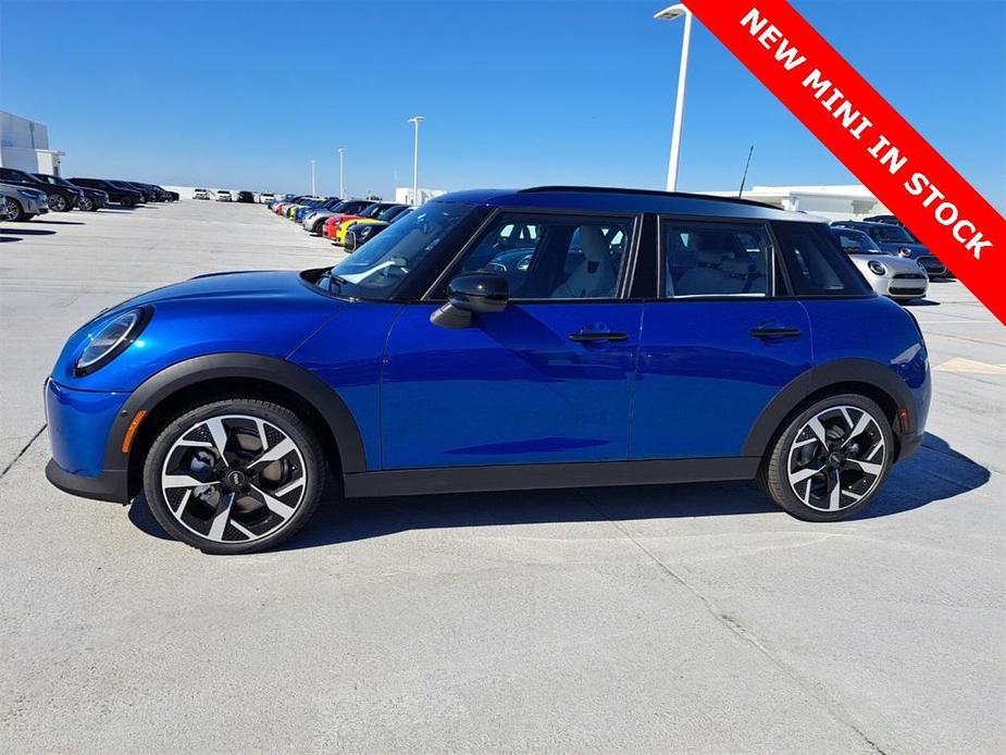 new 2025 MINI Hardtop car, priced at $39,495