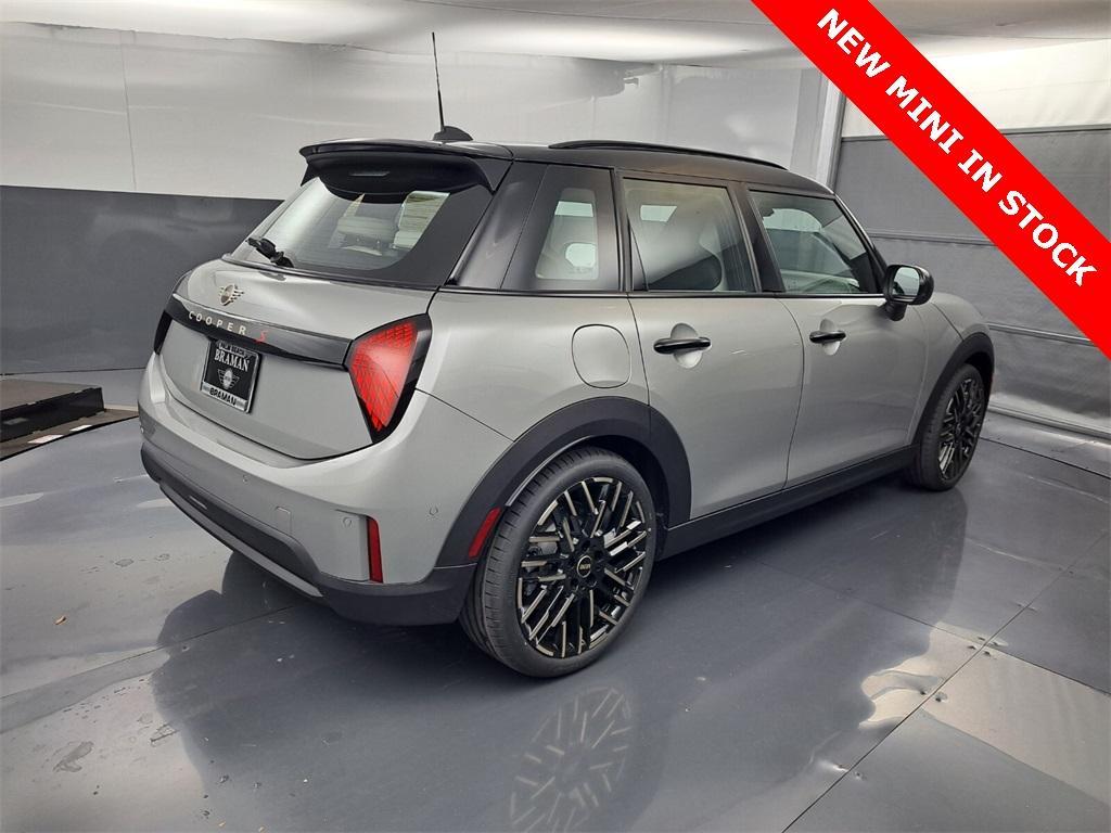 new 2025 MINI Hardtop car, priced at $37,845