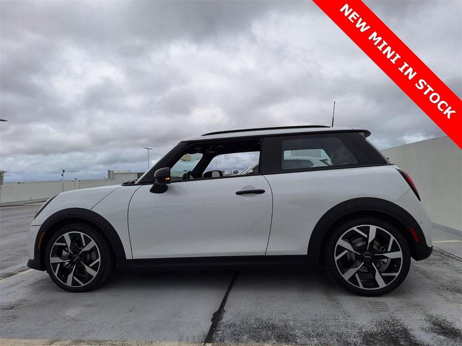 new 2025 MINI Hardtop car, priced at $34,280