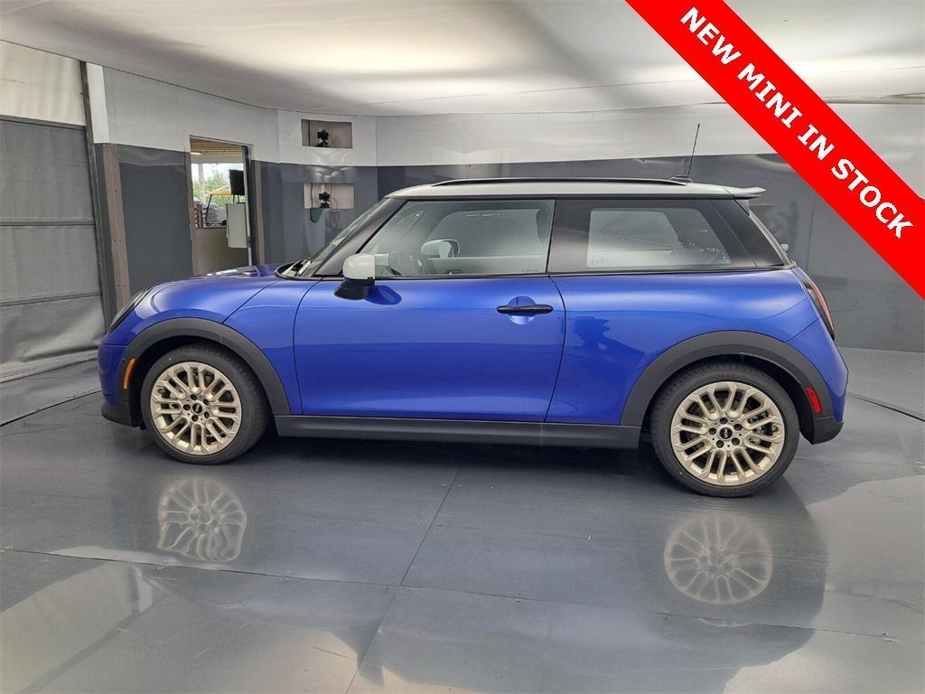 new 2025 MINI Hardtop car, priced at $37,325