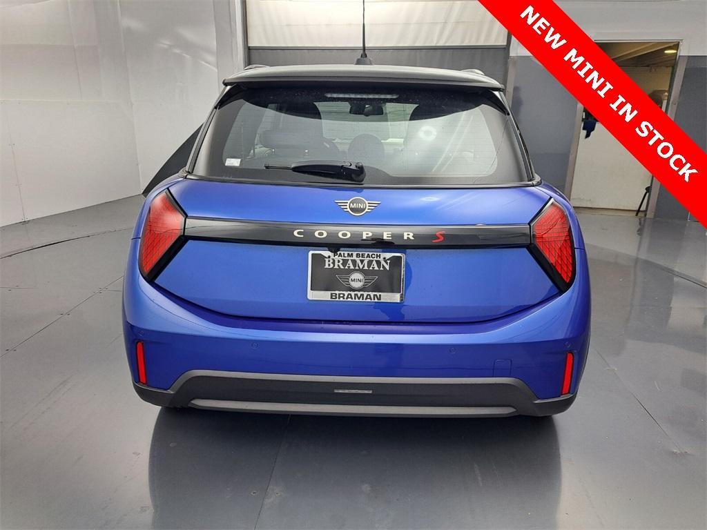 new 2025 MINI Hardtop car, priced at $37,325