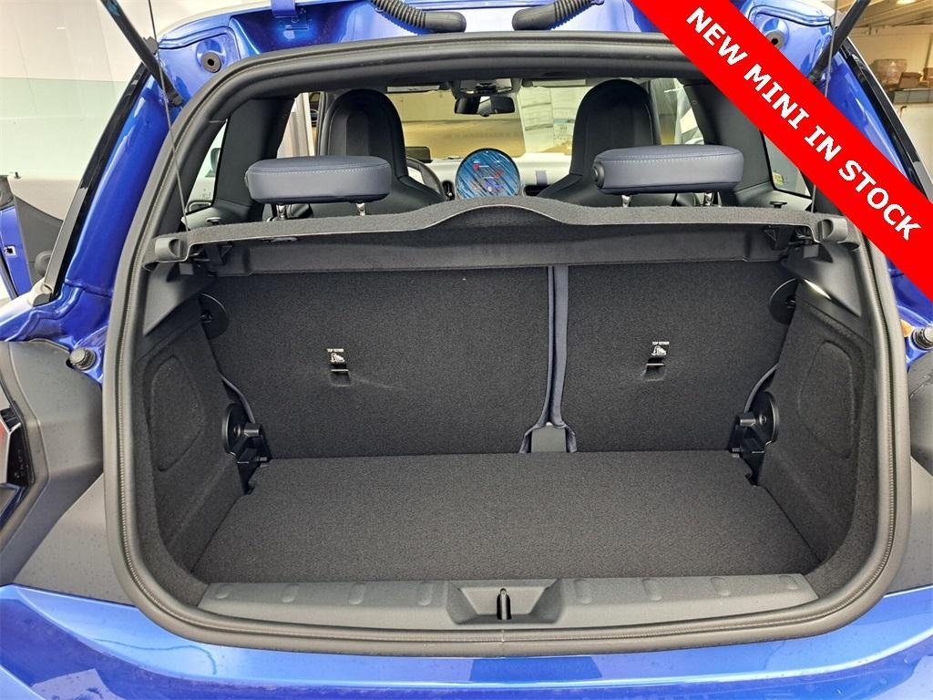 new 2025 MINI Hardtop car, priced at $37,325