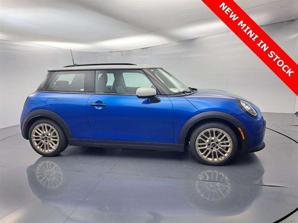 new 2025 MINI Hardtop car, priced at $37,325