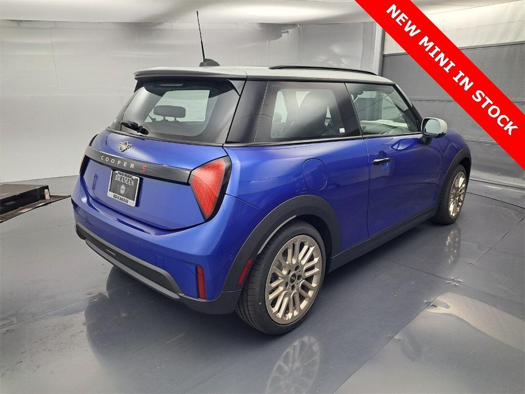new 2025 MINI Hardtop car, priced at $37,325