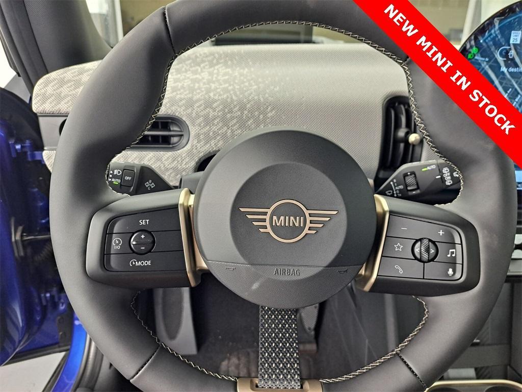 new 2025 MINI Hardtop car, priced at $37,325