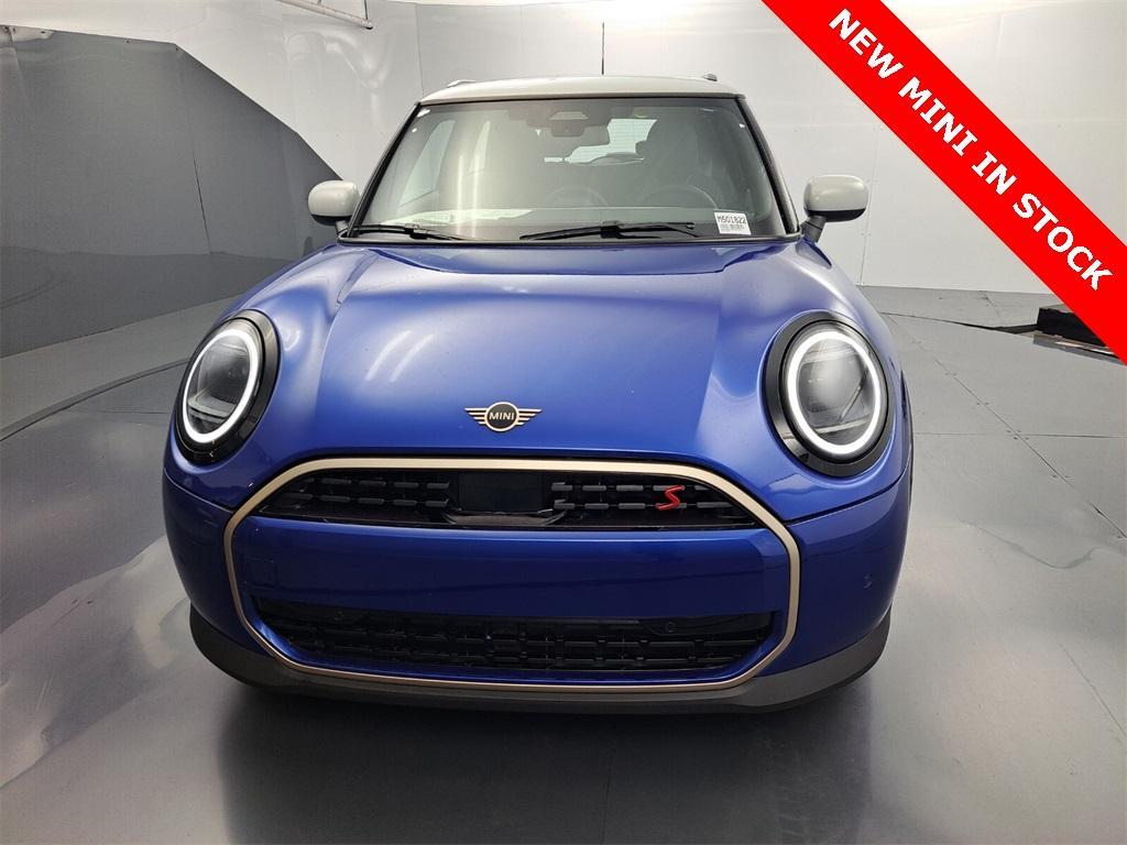 new 2025 MINI Hardtop car, priced at $37,325