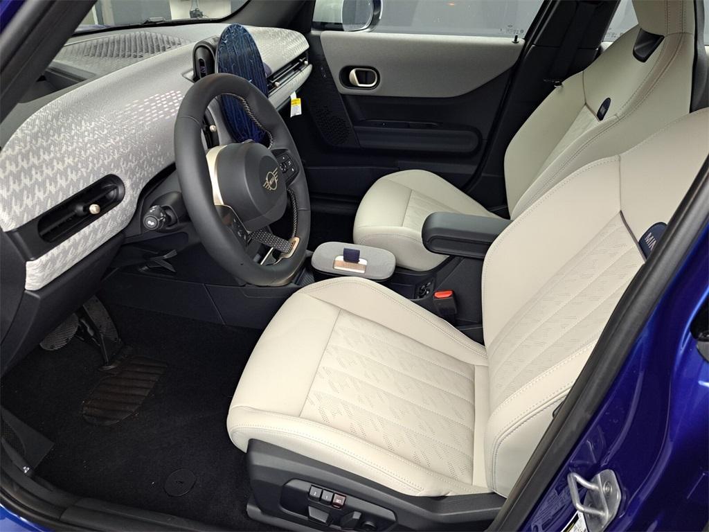 new 2025 MINI Hardtop car, priced at $38,325
