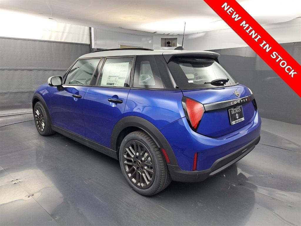 new 2025 MINI Hardtop car, priced at $38,325