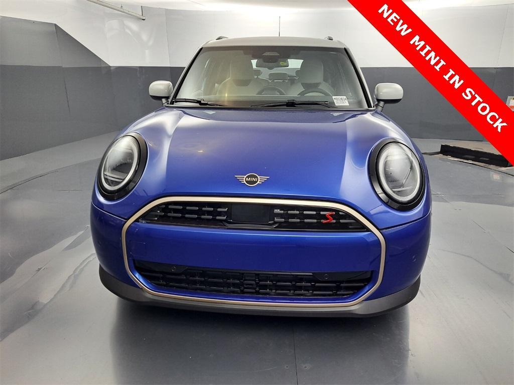 new 2025 MINI Hardtop car, priced at $38,325