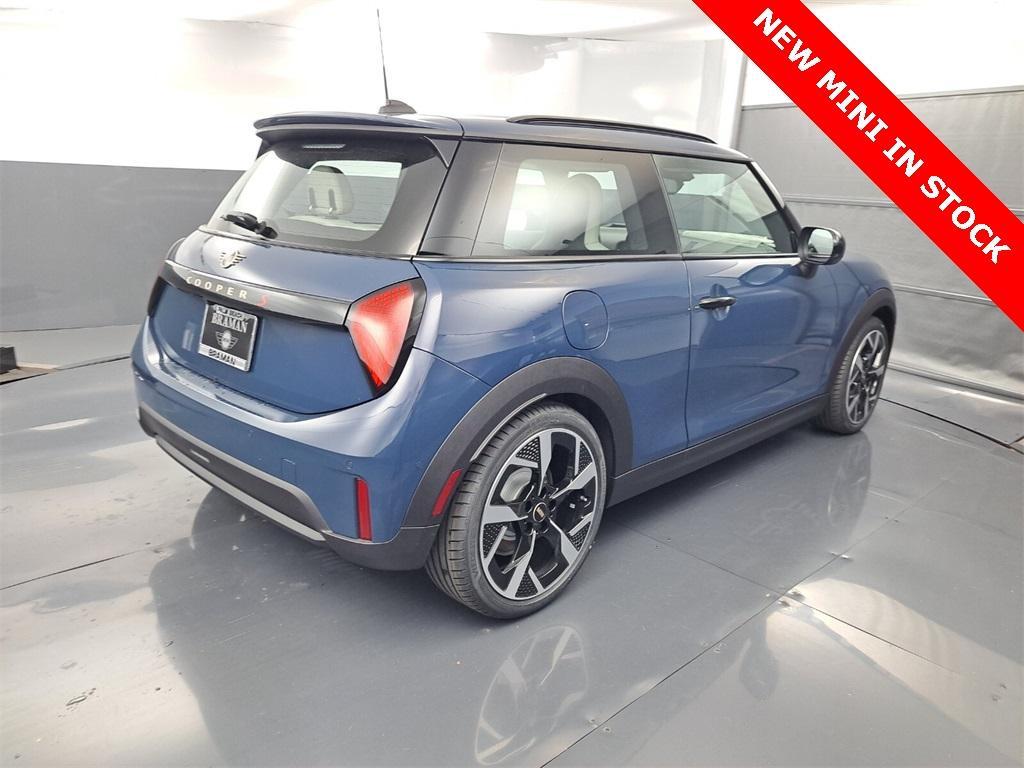 new 2025 MINI Hardtop car, priced at $37,230